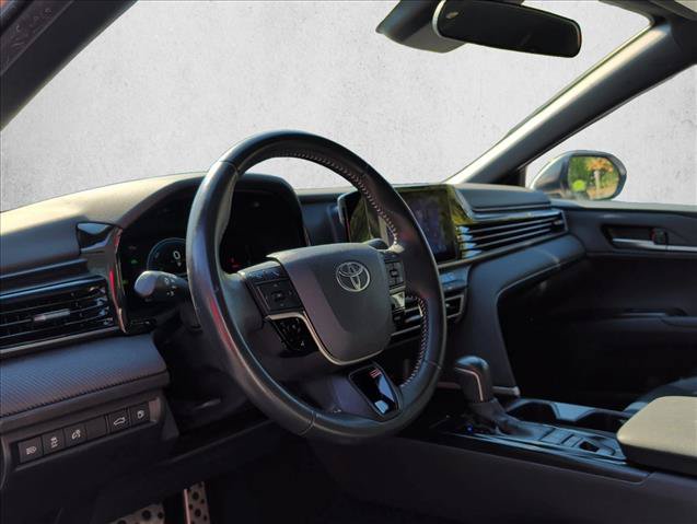 Used 2025 Toyota Camry SE FWD image 9