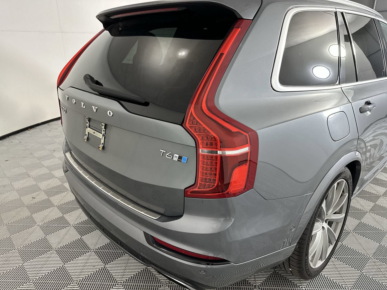 Used 2019 Volvo XC90 T6 R-Design w/ Advanced Package AWD/4WD image 26