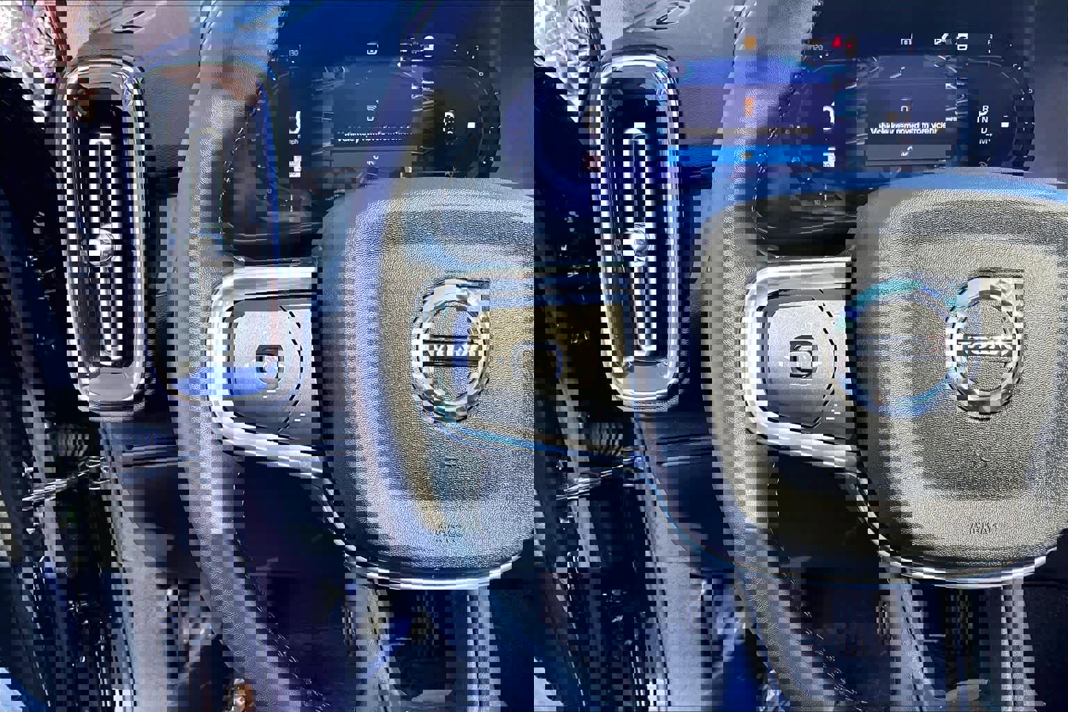 Used 2023 Volvo XC40 B5 Plus w/ Driver Assist Package image 23