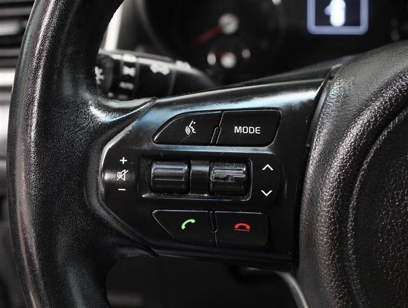 Used 2017 Kia Sorento LX w/ LX Convenience Package image 11