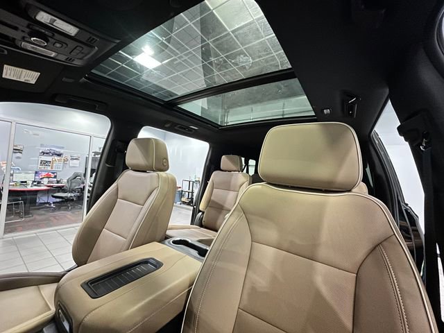 Used 2024 Chevrolet Suburban Premier w/ Premium Package AWD/4WD image 30