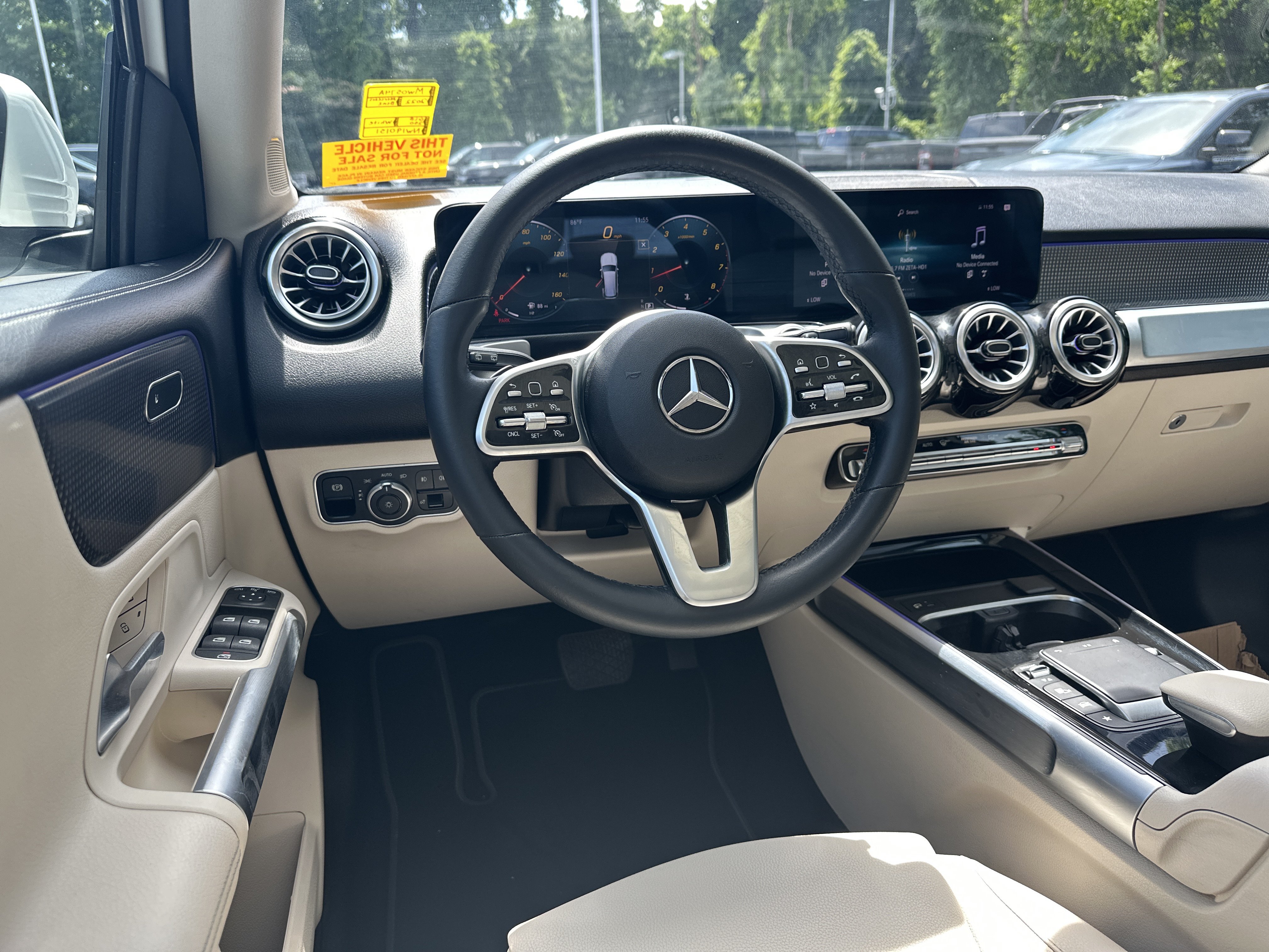Used 2022 Mercedes-Benz GLB 250 4MATIC image 24