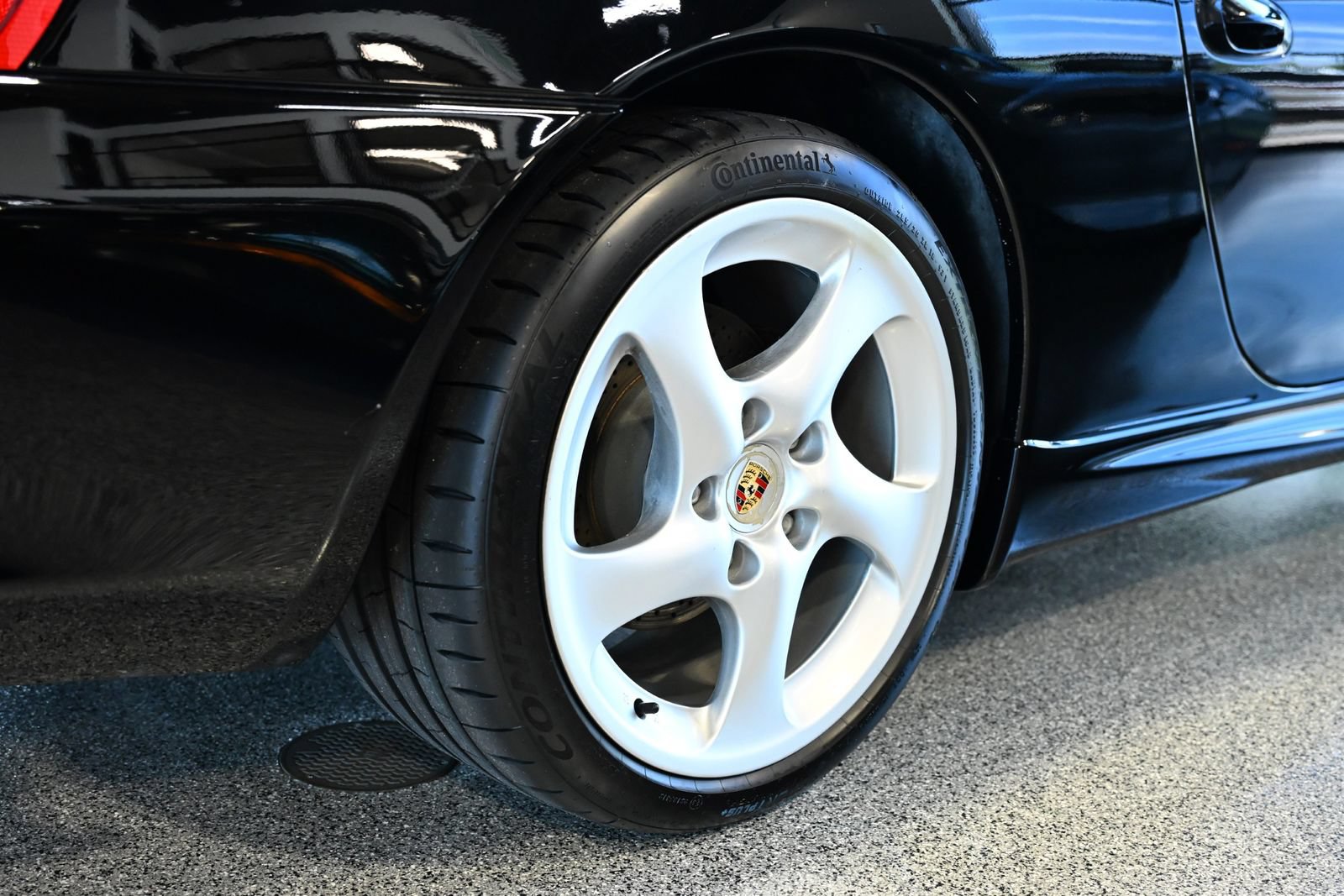 Used 2003 Porsche 911 Carrera RWD image 17