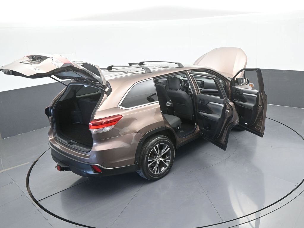 Used 2019 Toyota Highlander LE FWD image 66