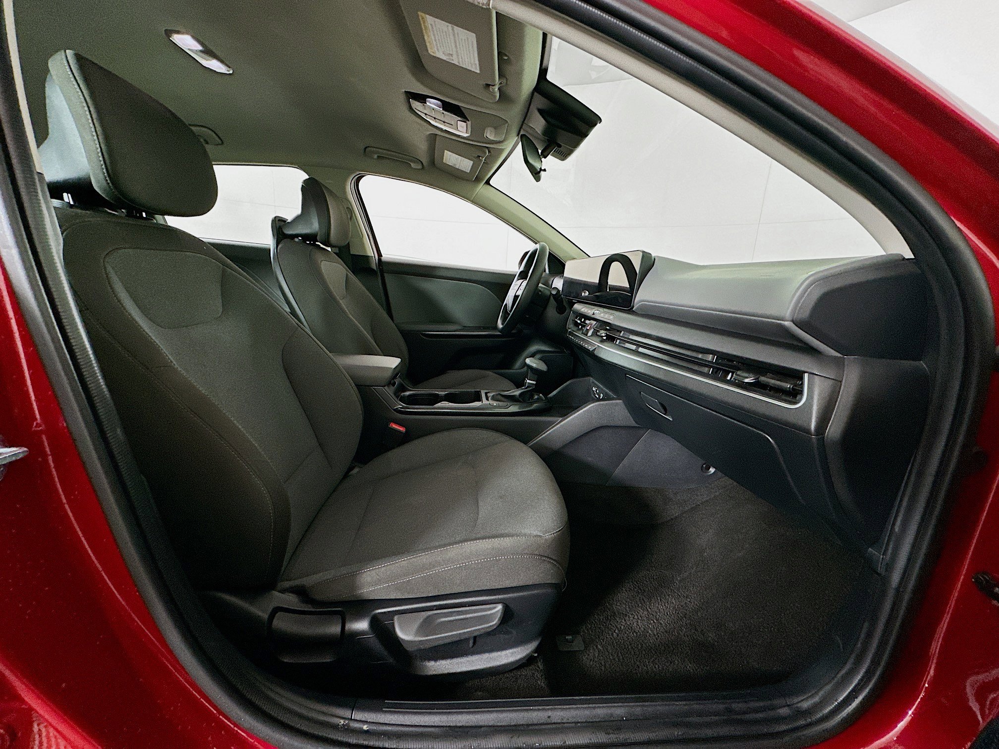 Used 2025 Kia K4 LXS image 29