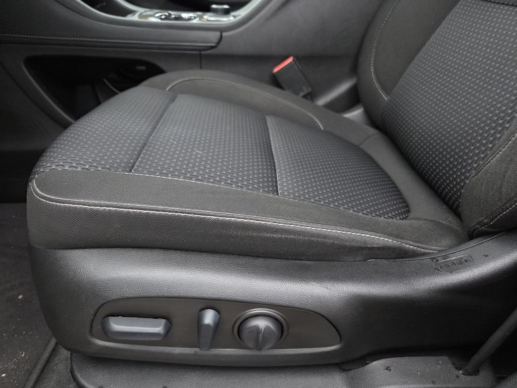 Certified 2023 GMC Acadia SLE w/ Driver Convenience Package FWD image 15