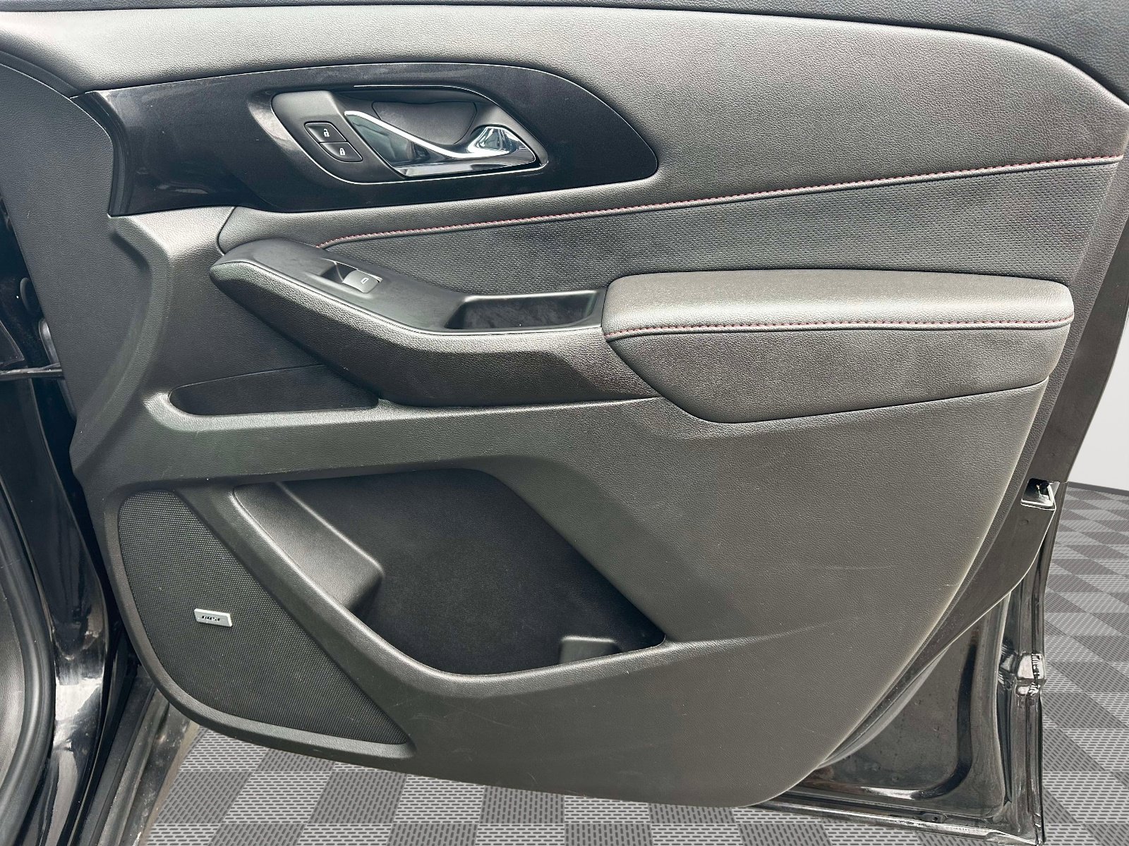 Certified 2023 Chevrolet Traverse RS image 28