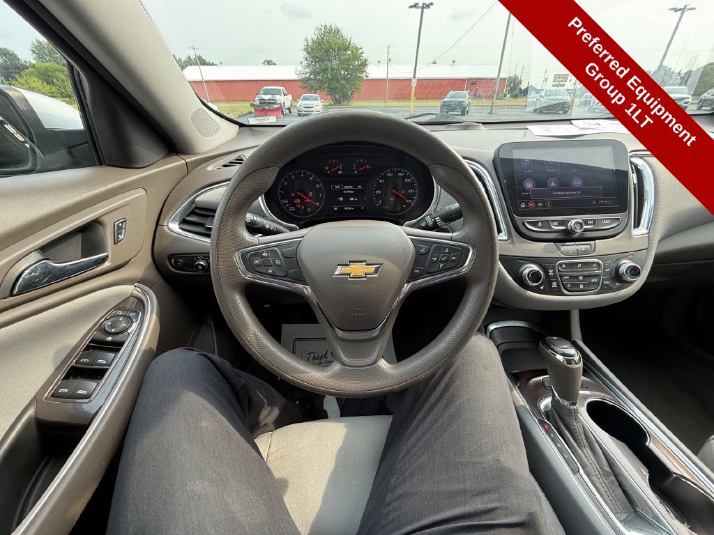 Used 2020 Chevrolet Malibu LT FWD image 15