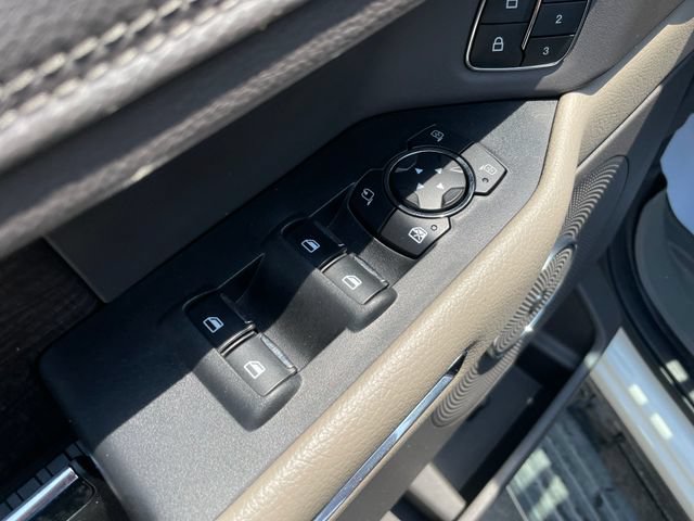 Used 2020 Ford Expedition Limited w/ Equipment Group 302A AWD/4WD image 21
