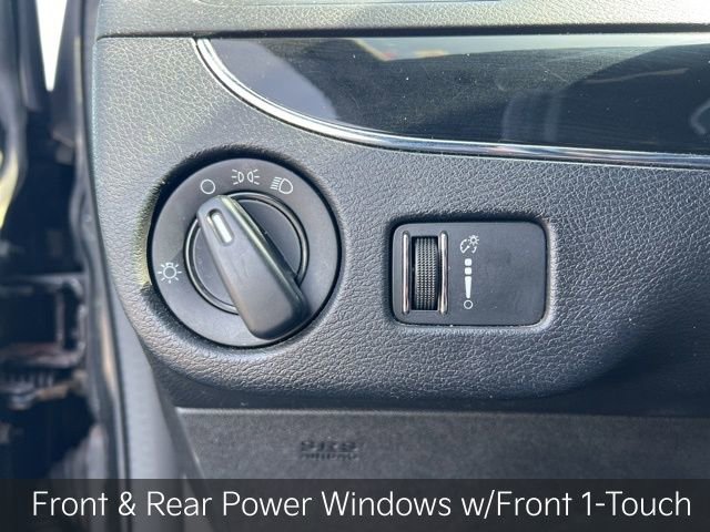 Used 2016 Dodge Grand Caravan SE image 10