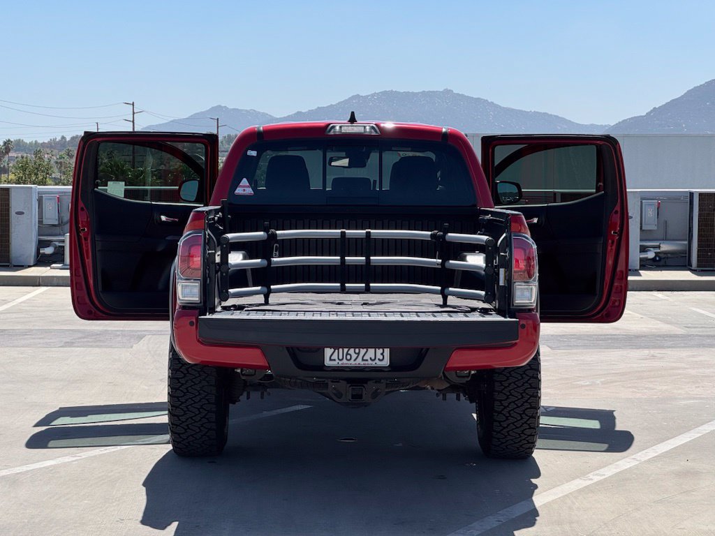 Used 2021 Toyota Tacoma TRD Off-Road w/ Technology Package AWD/4WD image 29