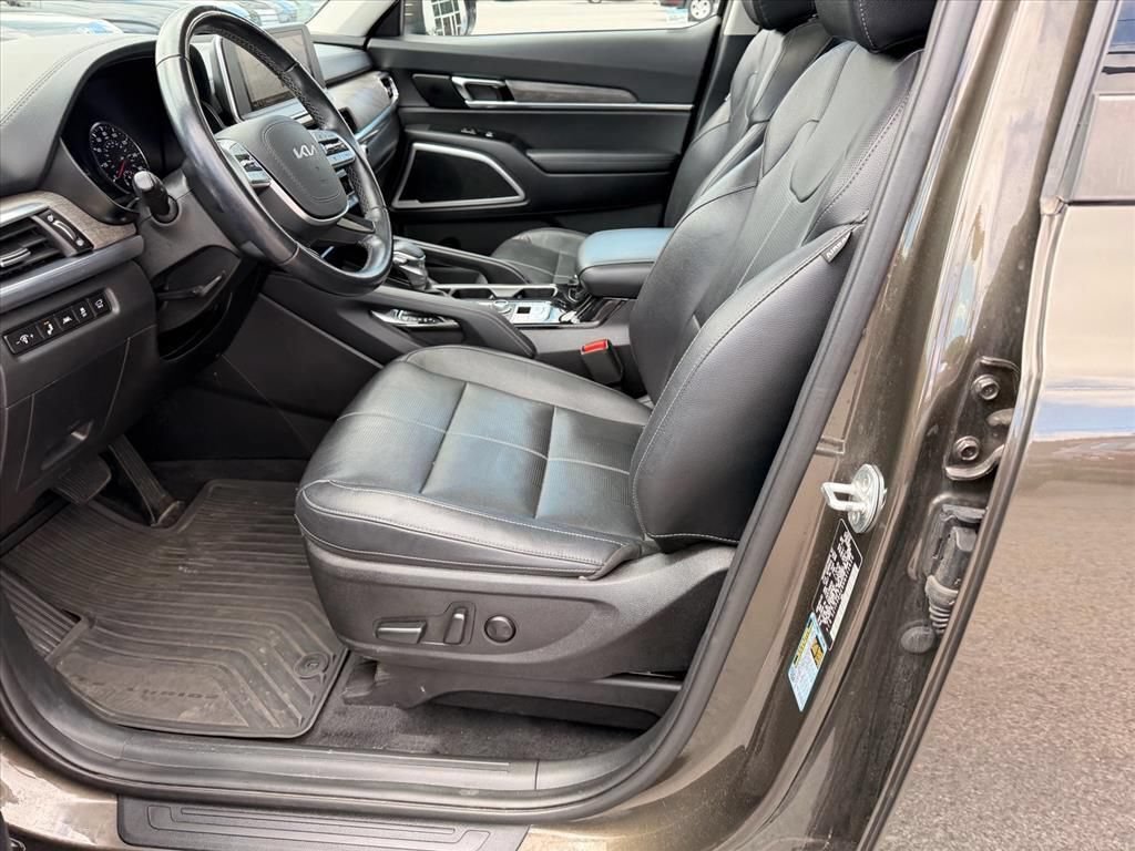 Used 2022 Kia Telluride EX w/ EX Premium Package AWD/4WD image 8