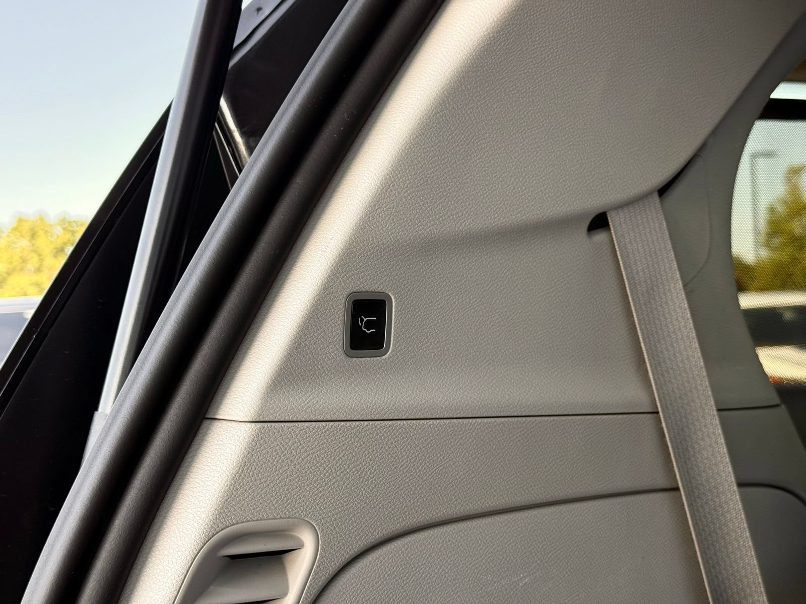 Used 2022 Chrysler Pacifica Limited FWD image 55