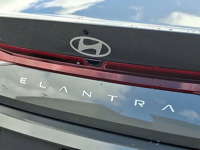 New 2026 Hyundai Elantra SE FWD image 5