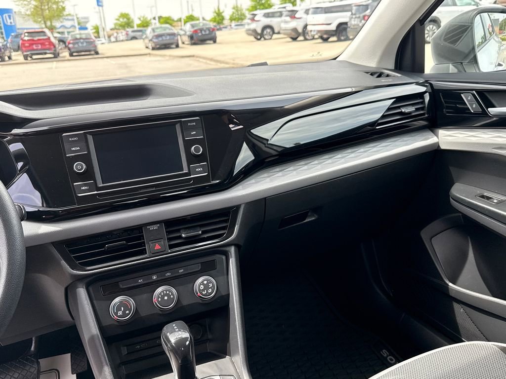 Used 2022 Volkswagen Taos S image 15
