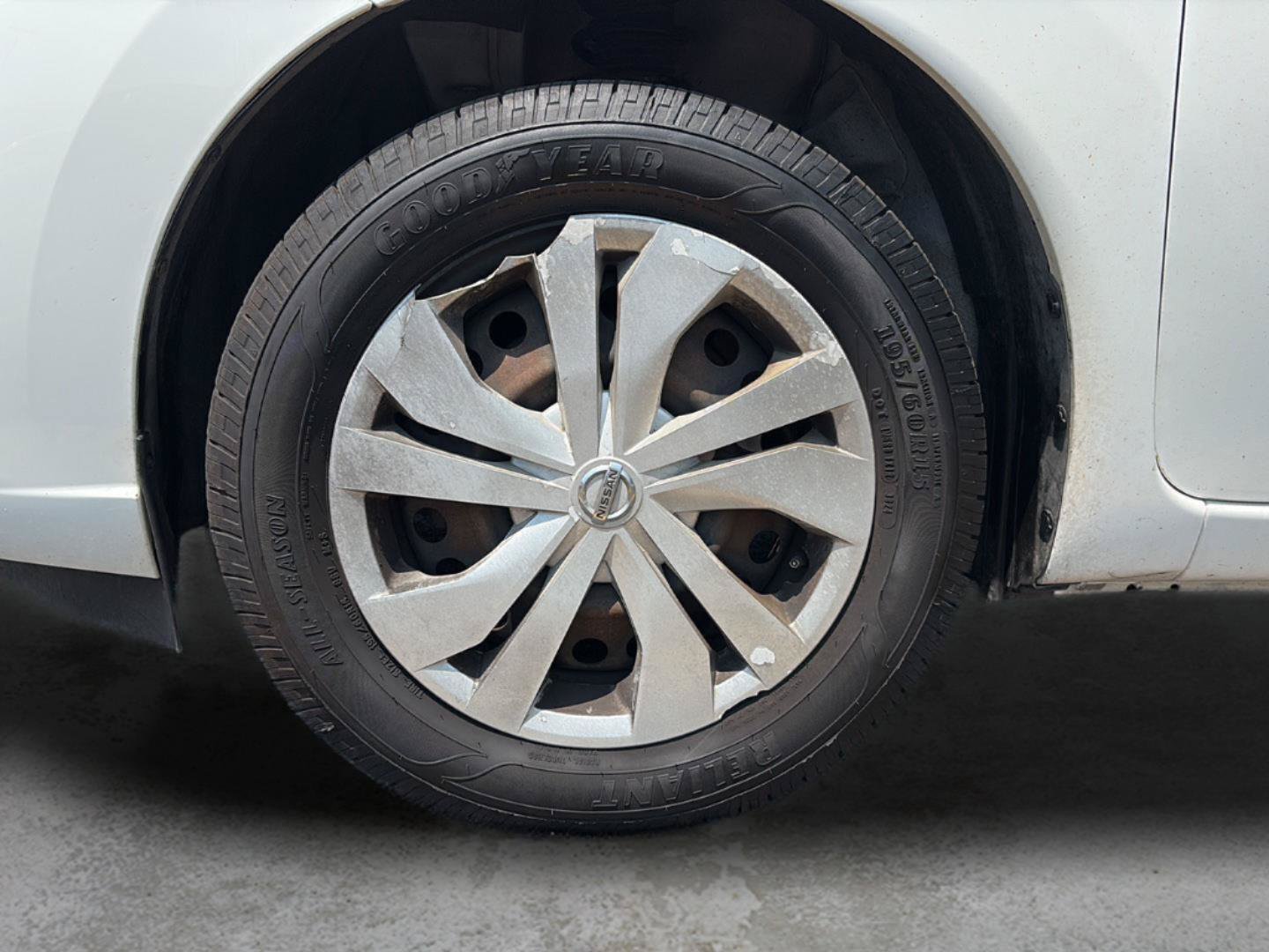 Used 2019 Nissan Versa Note SV FWD image 19