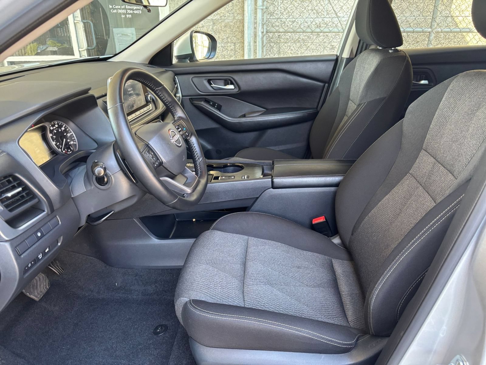 Used 2025 Nissan Rogue SV FWD image 29