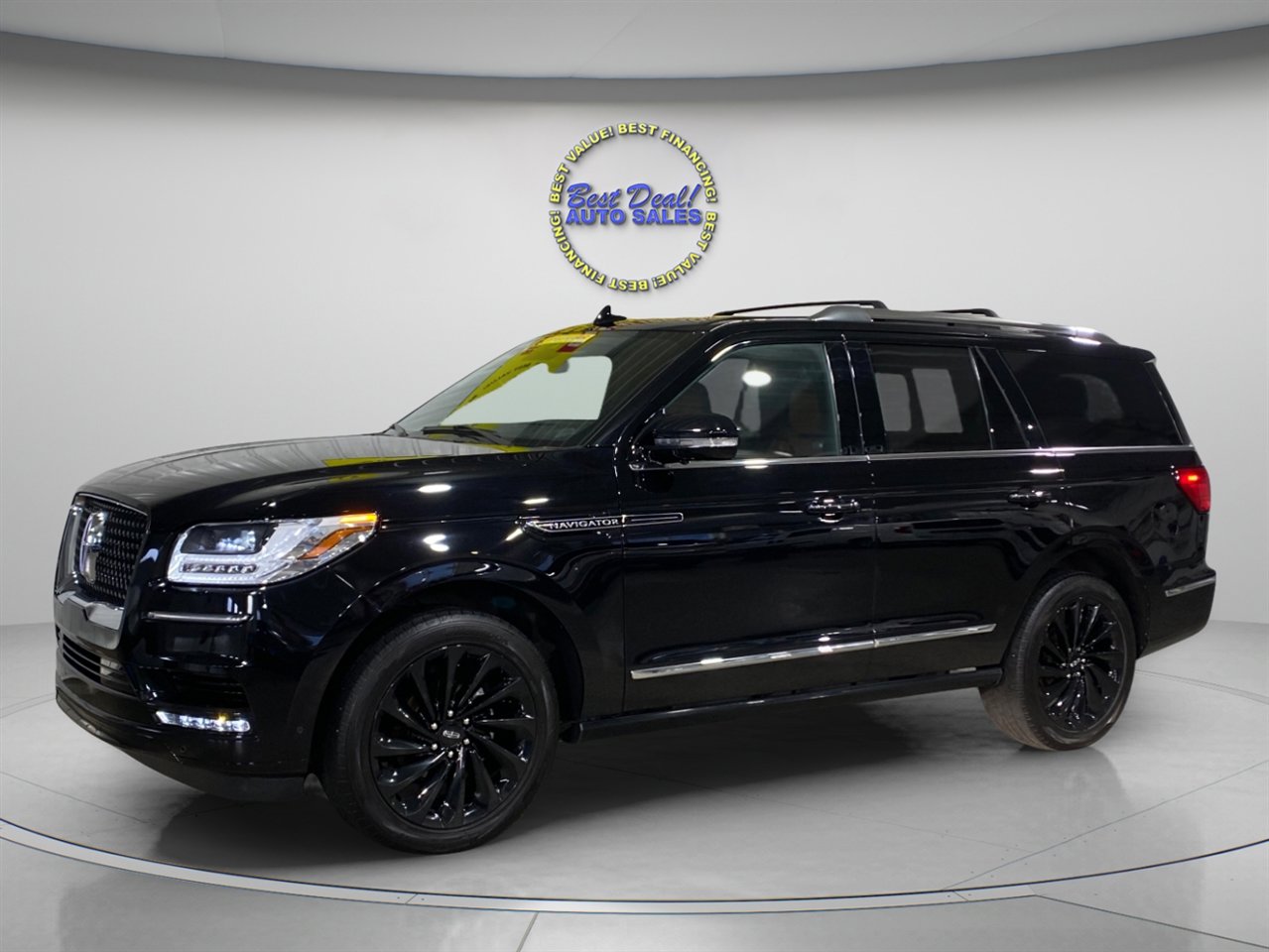 Used 2021 Lincoln Navigator Reserve image 1