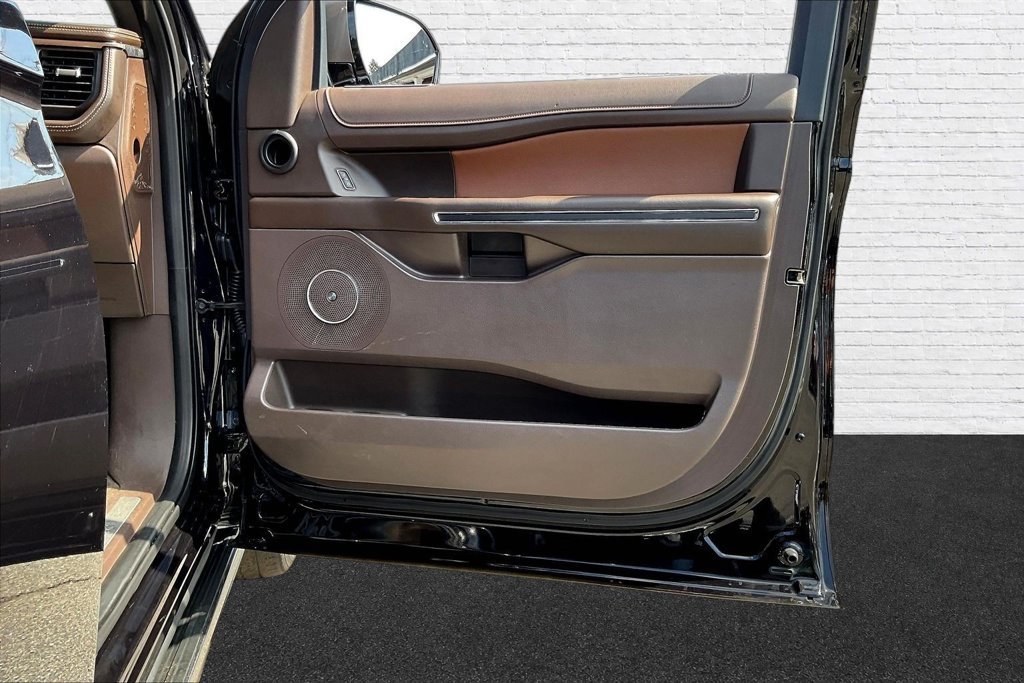 Used 2023 Ford Expedition King Ranch AWD/4WD image 29