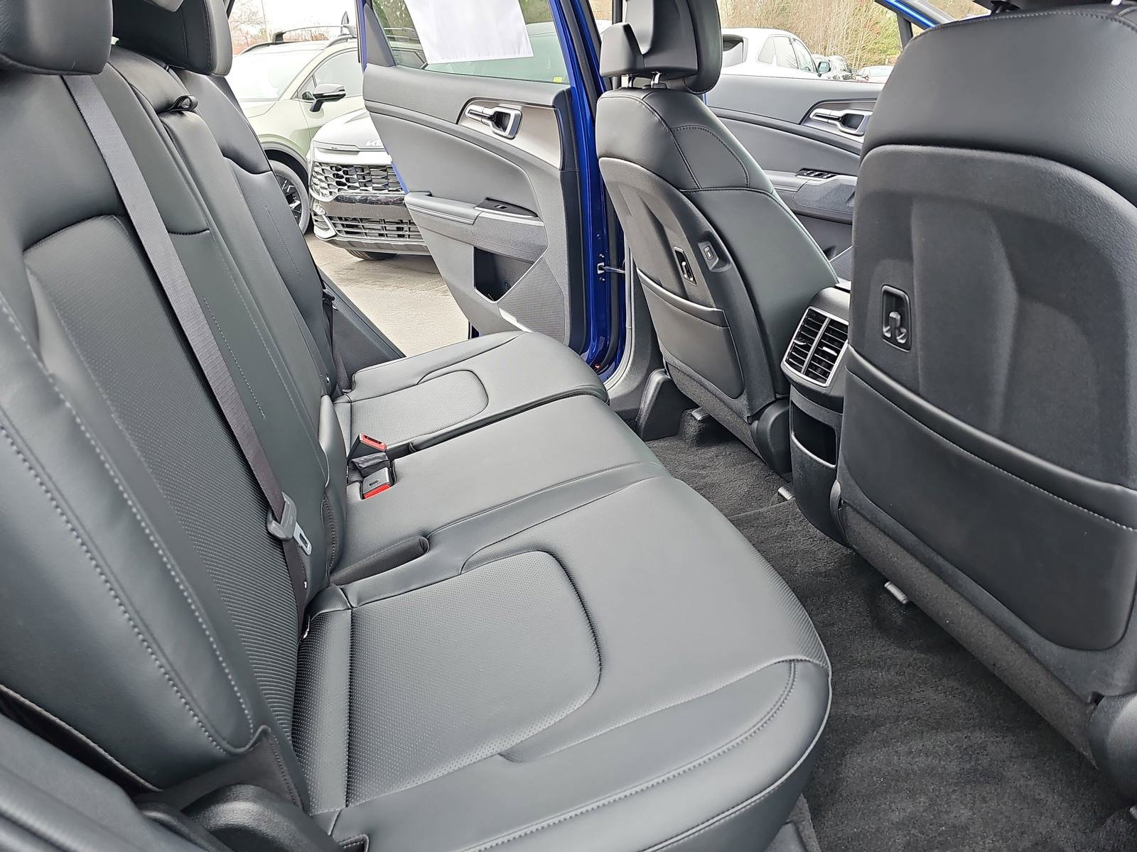 New 2025 Kia Sportage EX FWD image 12
