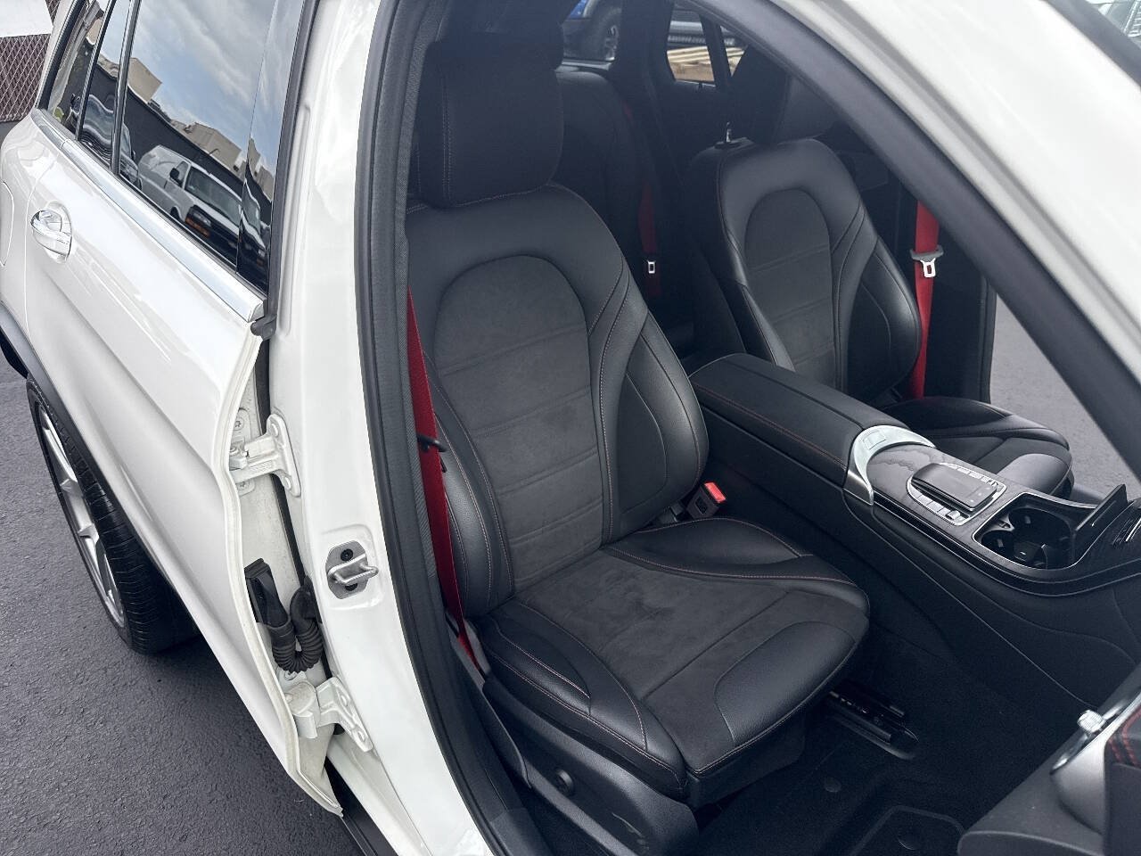 Used 2022 Mercedes-Benz GLC 43 AMG 4MATIC image 24