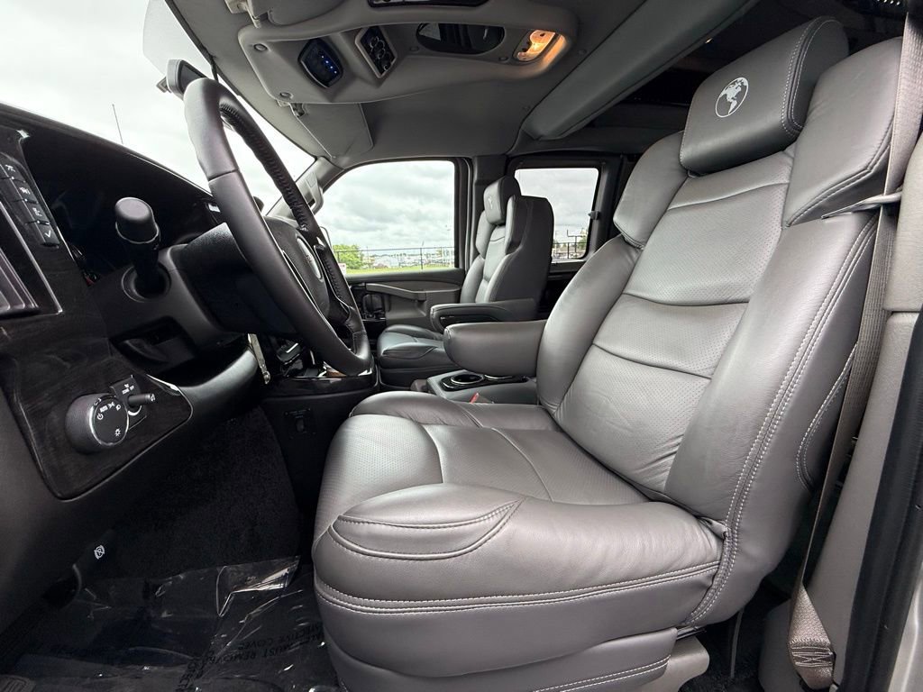 Used 2023 GMC Savana 2500 image 15