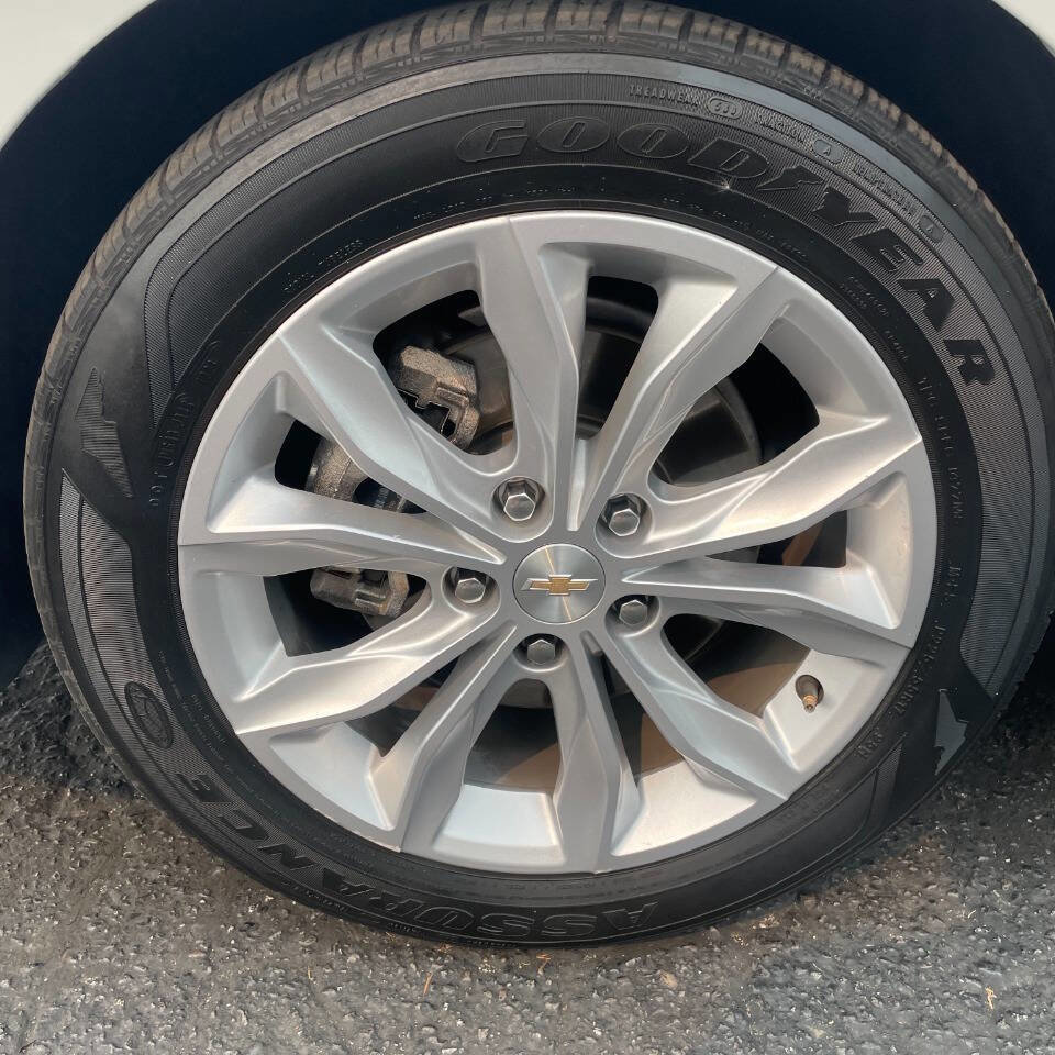 Used 2023 Chevrolet Malibu LT image 9