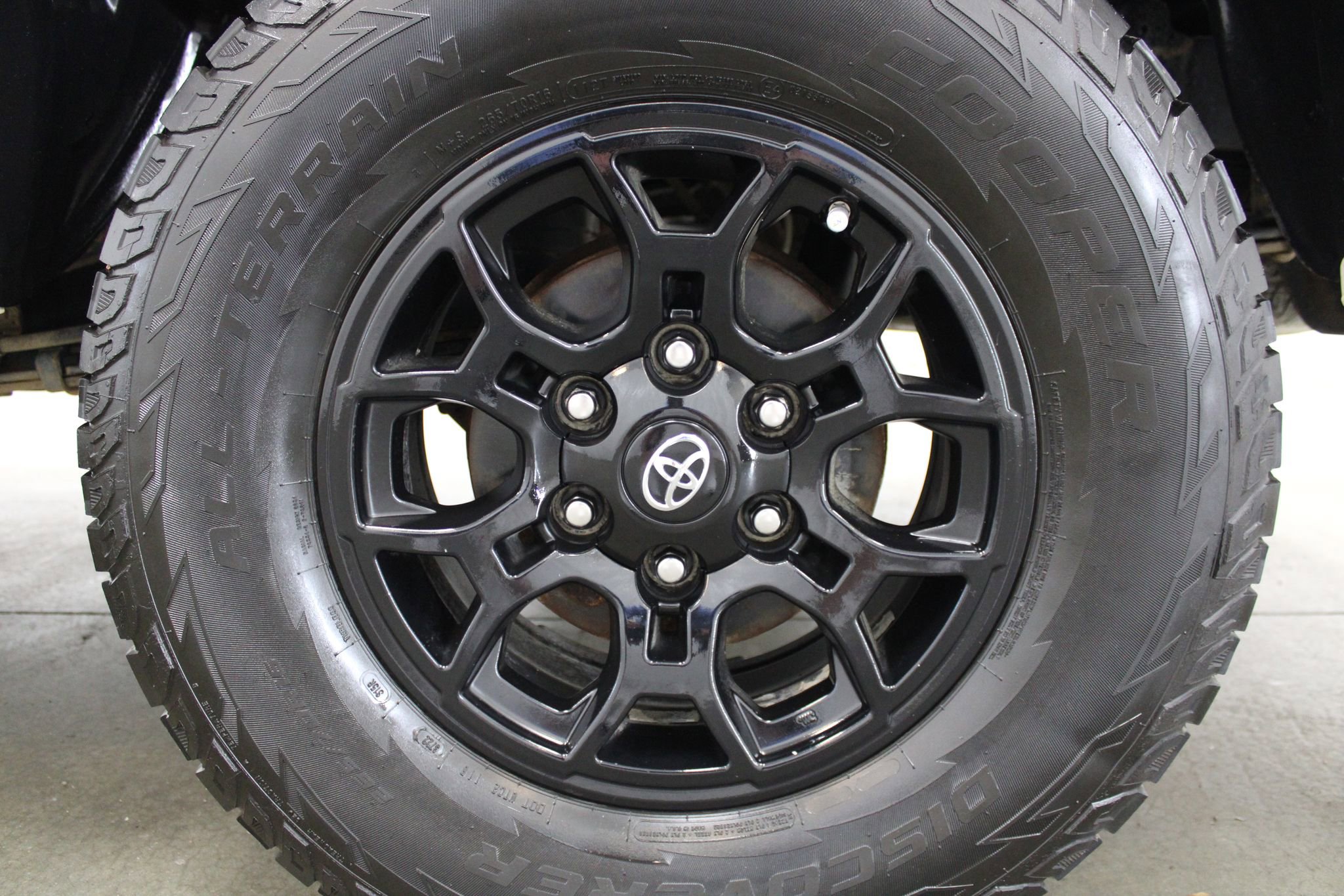 Used 2019 Toyota Tacoma SR5 AWD/4WD image 10