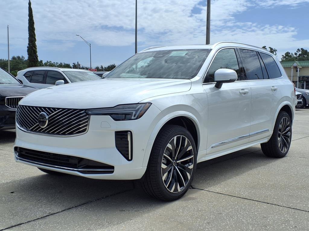 New 2026 Volvo XC90 B5 Plus w/ Protection Package Premier image 3