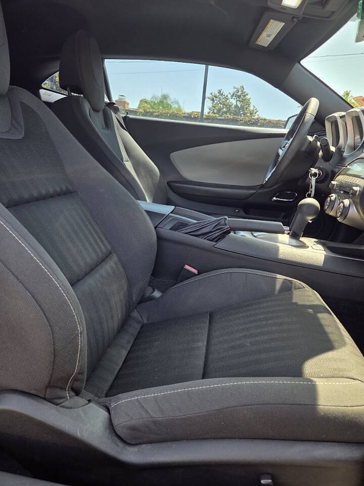 Used 2015 Chevrolet Camaro LS RWD image 23