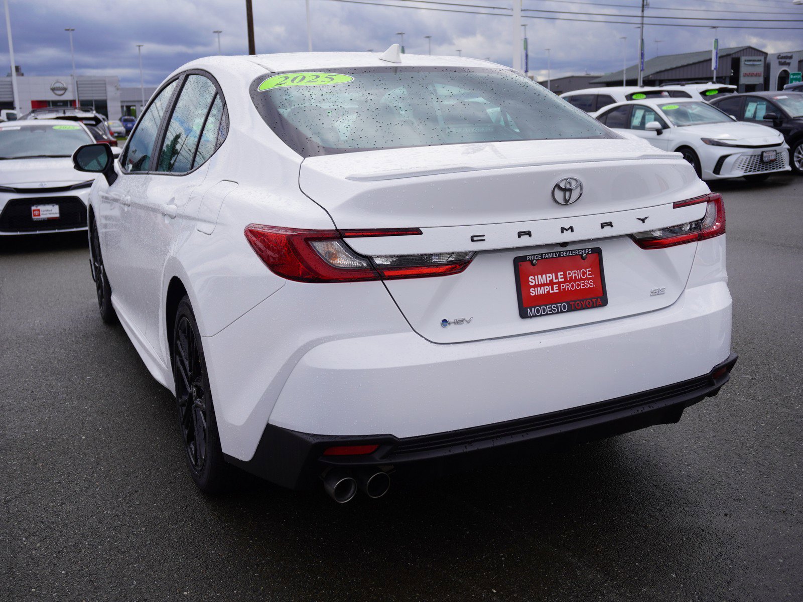 Used 2025 Toyota Camry SE FWD image 8
