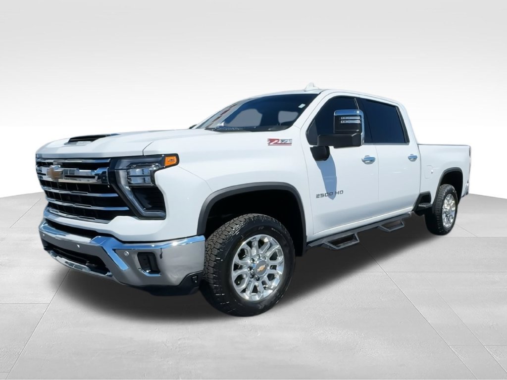 Used 2024 Chevrolet Silverado 2500 LTZ w/ LTZ Convenience Package AWD/4WD image 4