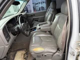 Used 2006 GMC Sierra 2500 SLT w/ Heavy-Duty Power Package AWD/4WD image 11
