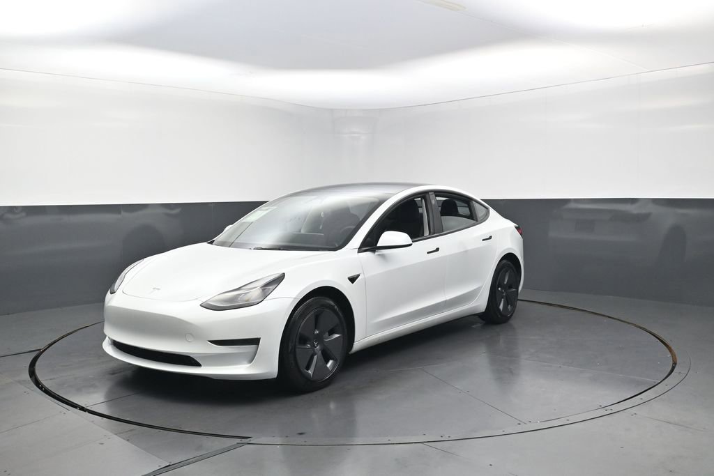 Used 2023 Tesla Model 3 Standard Range RWD image 4