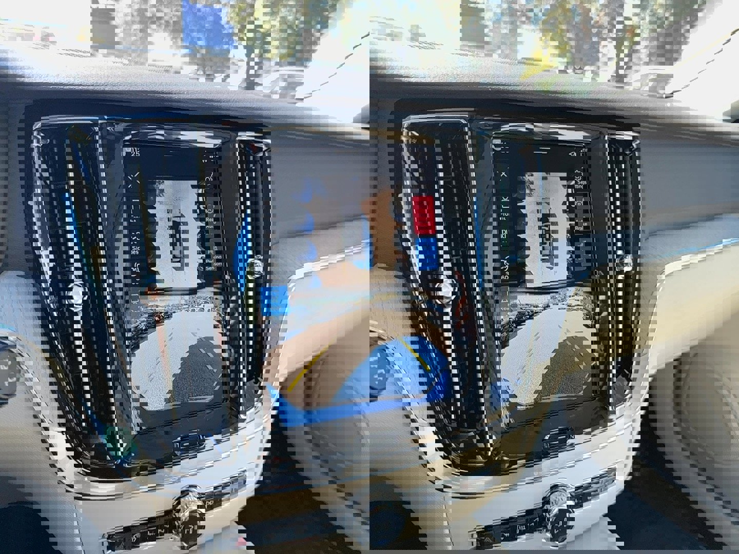 New 2026 Volvo V60 B5 Cross Country Plus w/ Climate Package image 22