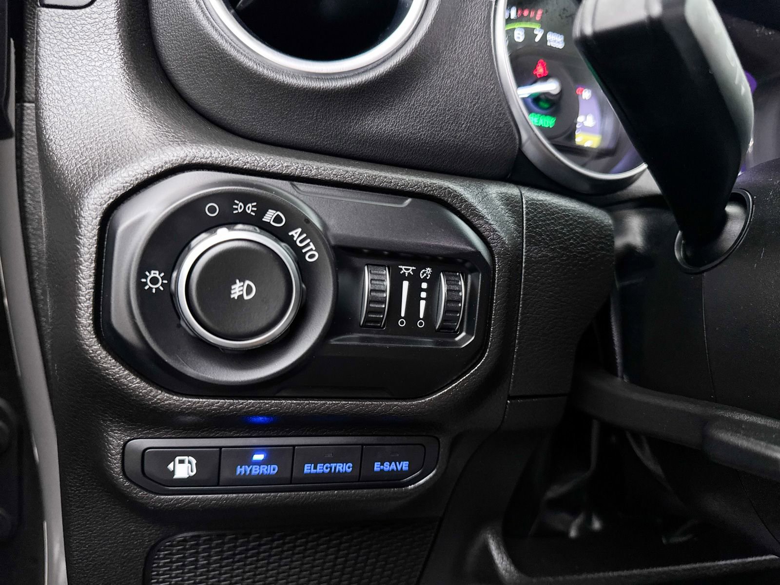 Used 2022 Jeep Wrangler Unlimited Sahara image 4