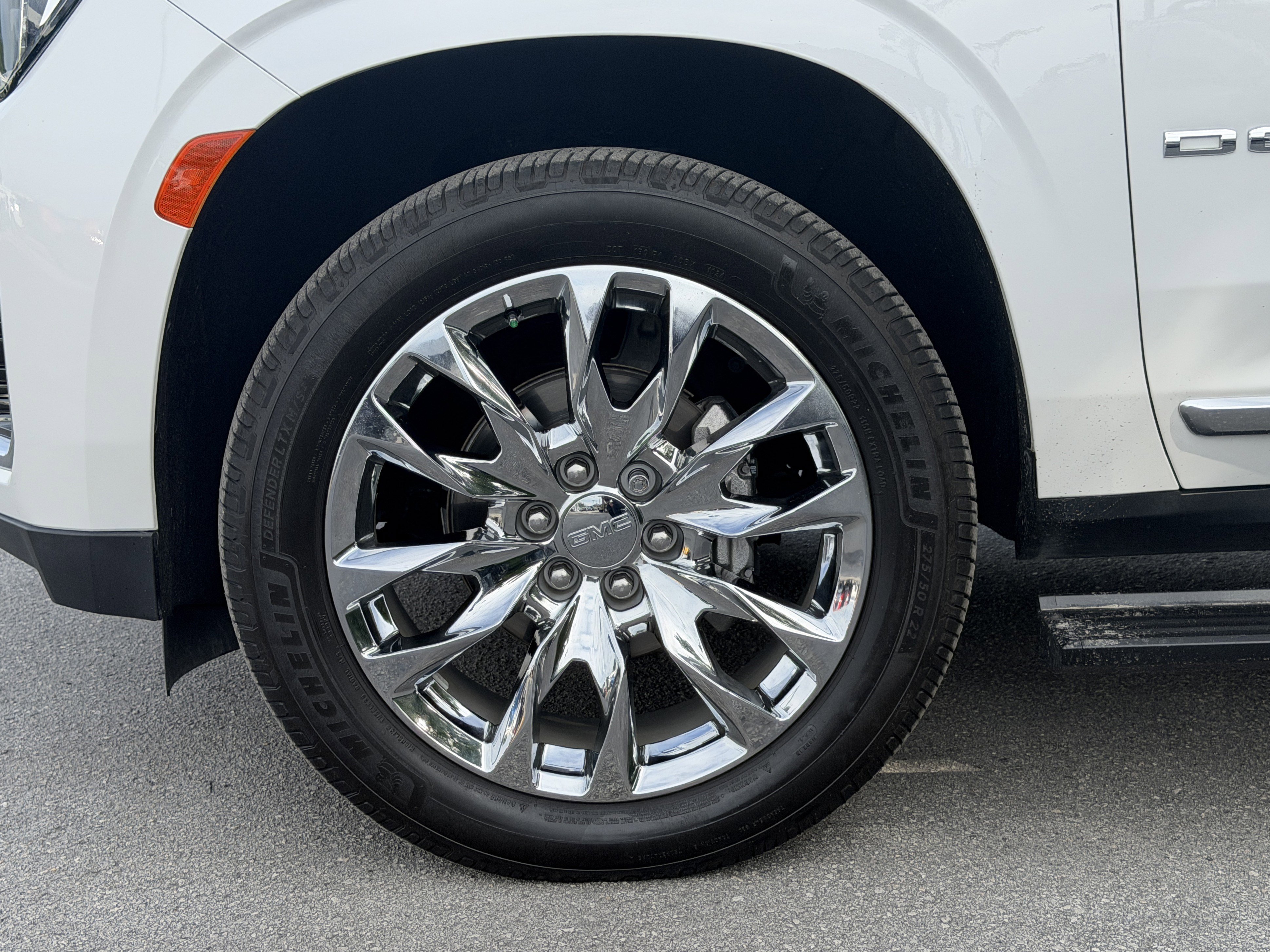 Used 2022 GMC Yukon Denali AWD/4WD image 12