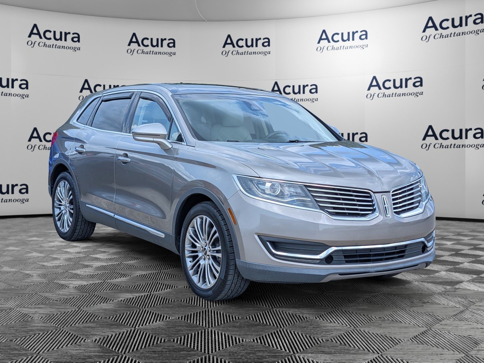 Used 2016 Lincoln MKX Reserve w/ Climate Package FWD image 1