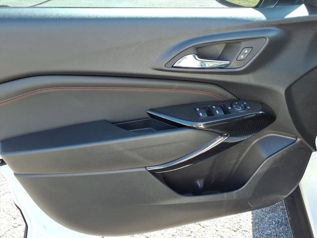 Used 2024 Chevrolet Trax RS w/ Driver Confidence Package image 21