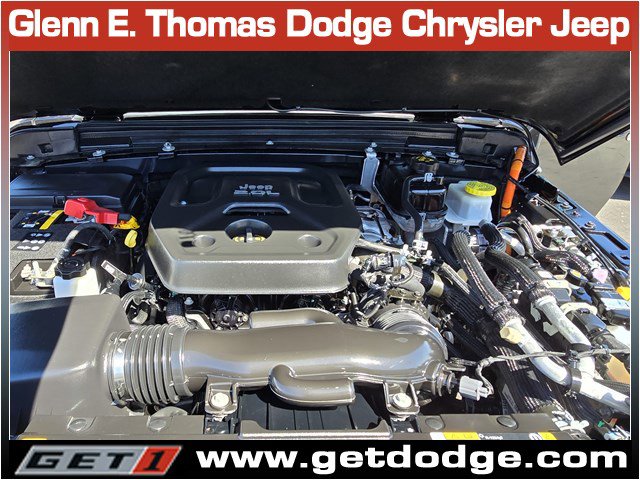 Certified 2022 Jeep Wrangler Unlimited Sahara w/ Cold Weather Group image 17