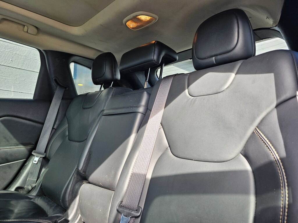 Used 2016 Jeep Cherokee Latitude w/ North All-Season Group image 16