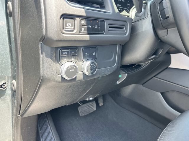 Used 2023 GMC Yukon SLT AWD/4WD image 37
