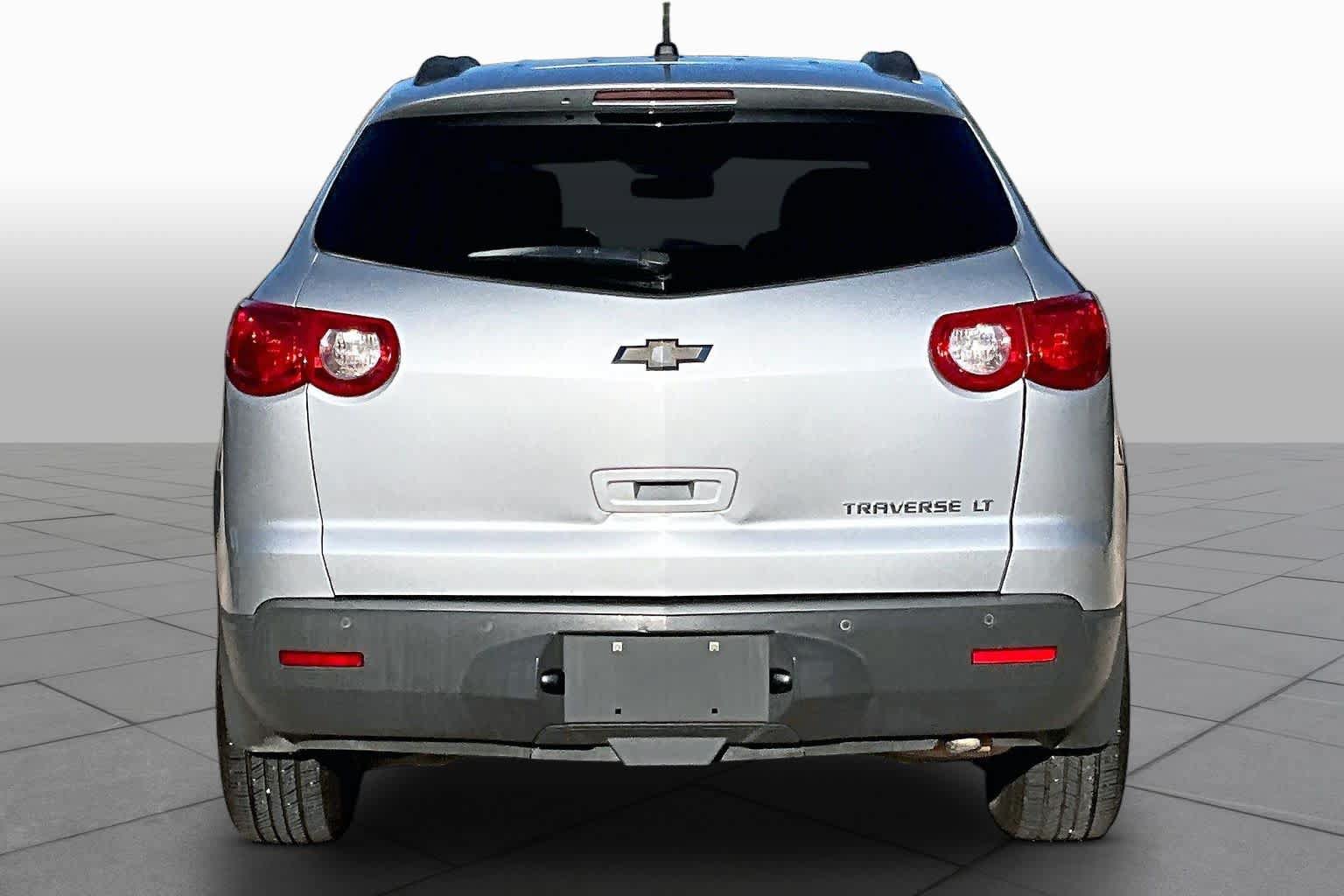 Used 2012 Chevrolet Traverse LT FWD image 4