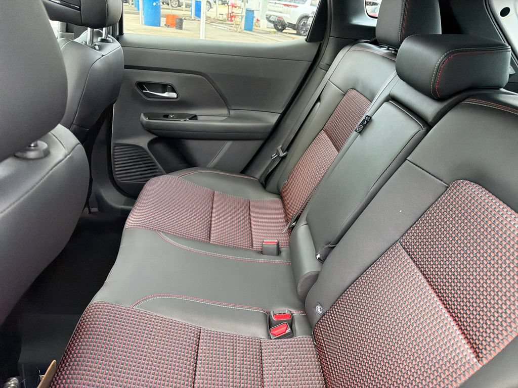 New 2026 Nissan Kicks SR w/ SR Premium Package FWD image 30