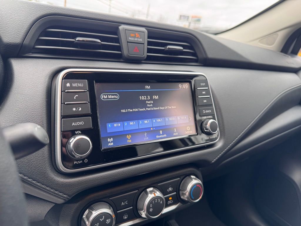 Used 2025 Nissan Versa S w/ Trunk Package image 18