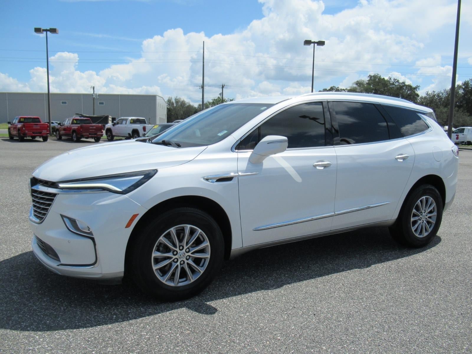 Used 2023 Buick Enclave Essence FWD image 4