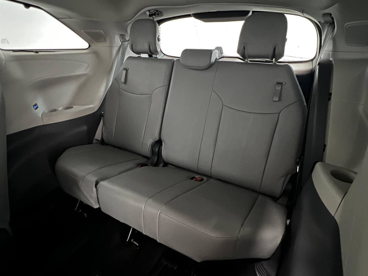 Used 2022 Toyota Sienna Limited AWD/4WD image 10