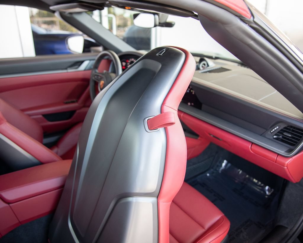 Certified 2024 Porsche 911 Targa 4S AWD/4WD image 24
