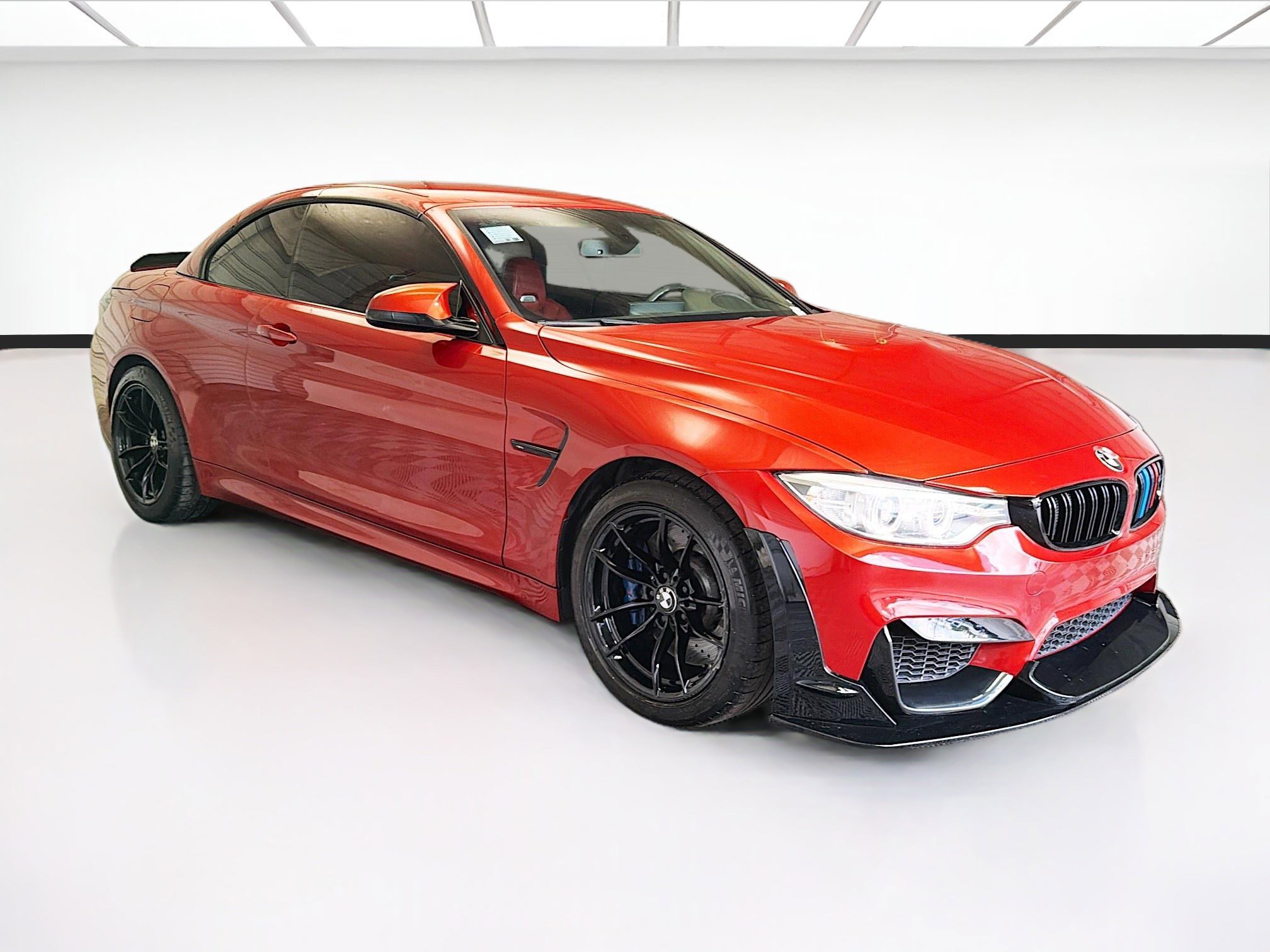 Used 2017 BMW M4 Convertible RWD image 3