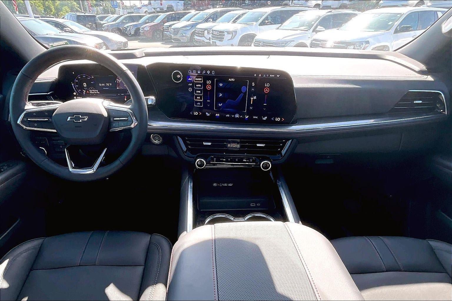 Used 2026 Chevrolet Suburban RST w/ RST Capability Package AWD/4WD image 15